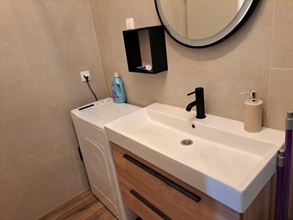 Apartment Karlo サリ エクステリア 写真